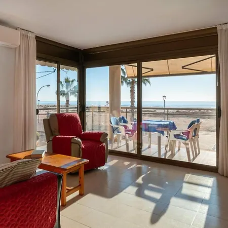 At118 Front View Beach, Pool, Airco, Wifi, Parking