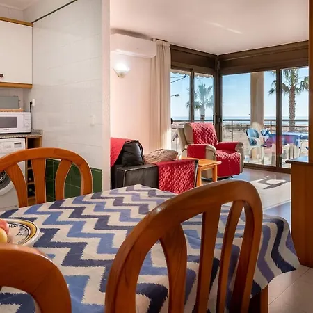 At118 Front View Beach, Pool, Airco, Wifi, Parking Apartment Torredembarra